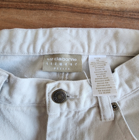 Liz Claiborne jeans, cream pants, regular waist, straight legs, size 10 - Picture 4 of 8